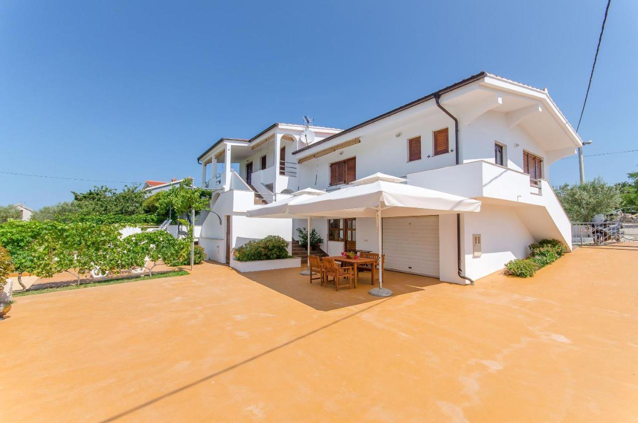 Apartments Goran Vir Luaran gambar