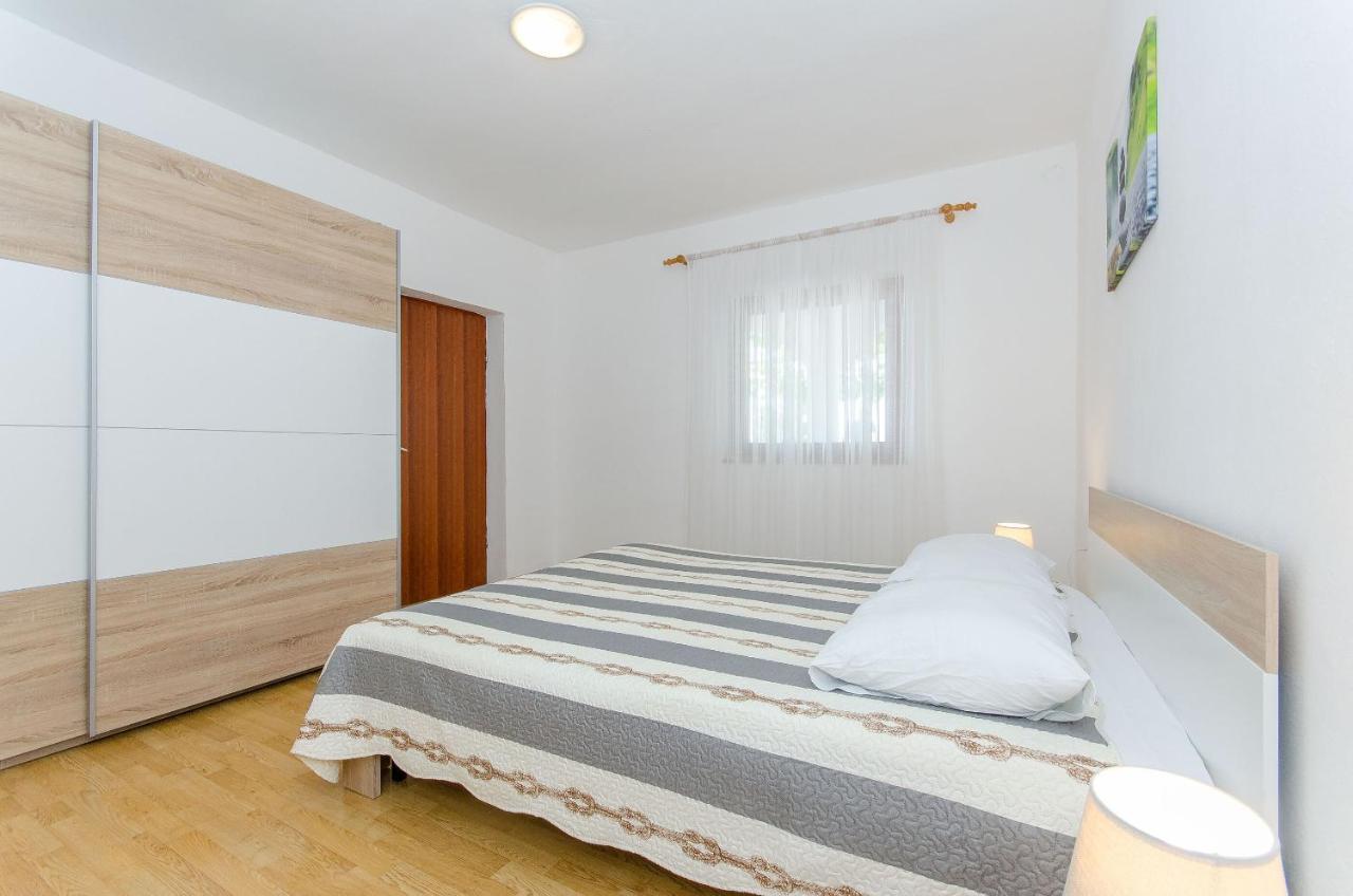 Apartments Goran Vir Luaran gambar