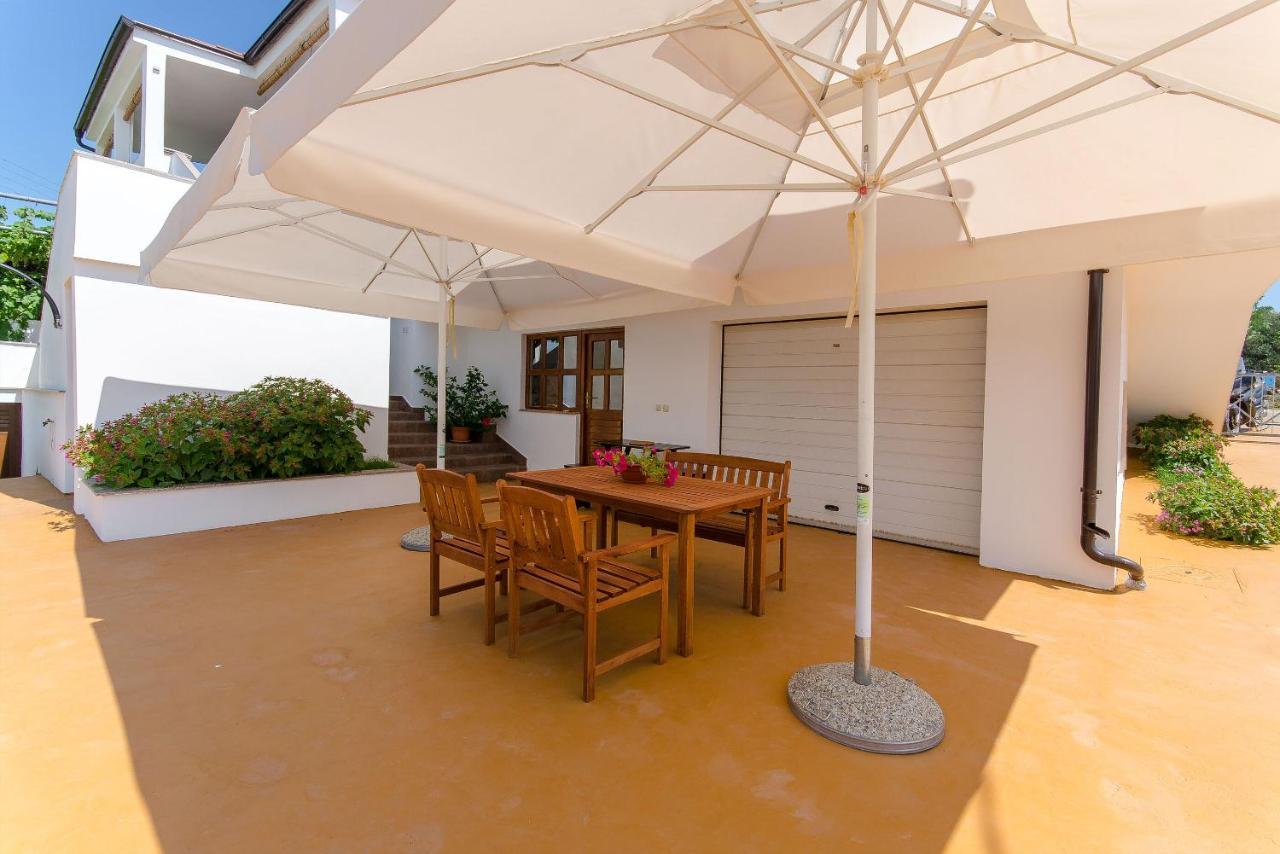 Apartments Goran Vir Luaran gambar