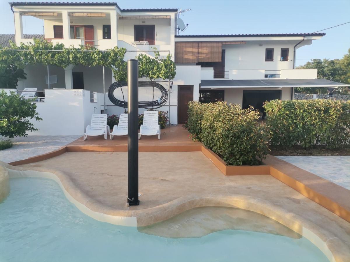 Apartments Goran Vir Luaran gambar