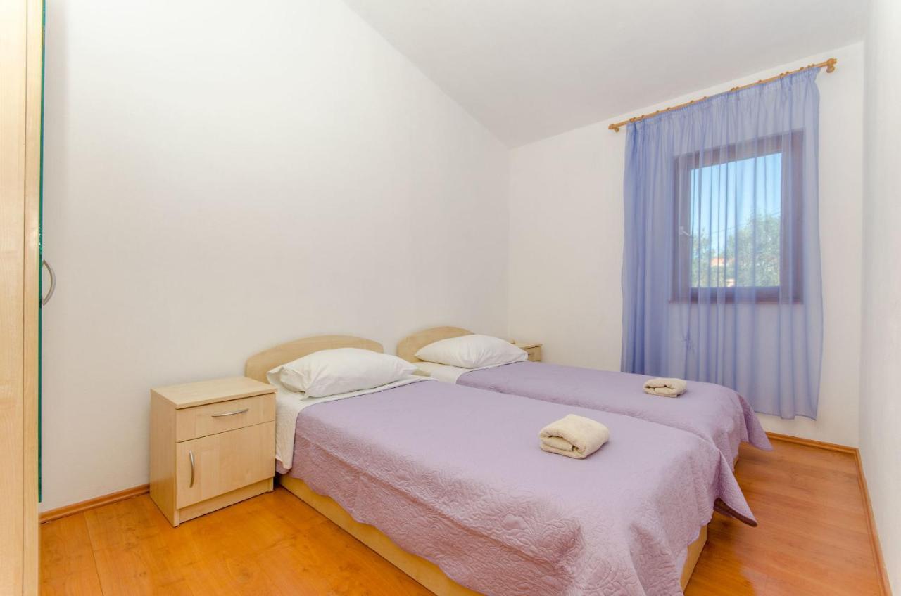 Apartments Goran Vir Luaran gambar
