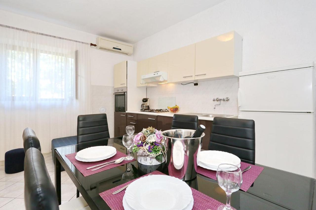 Apartments Goran Vir Luaran gambar