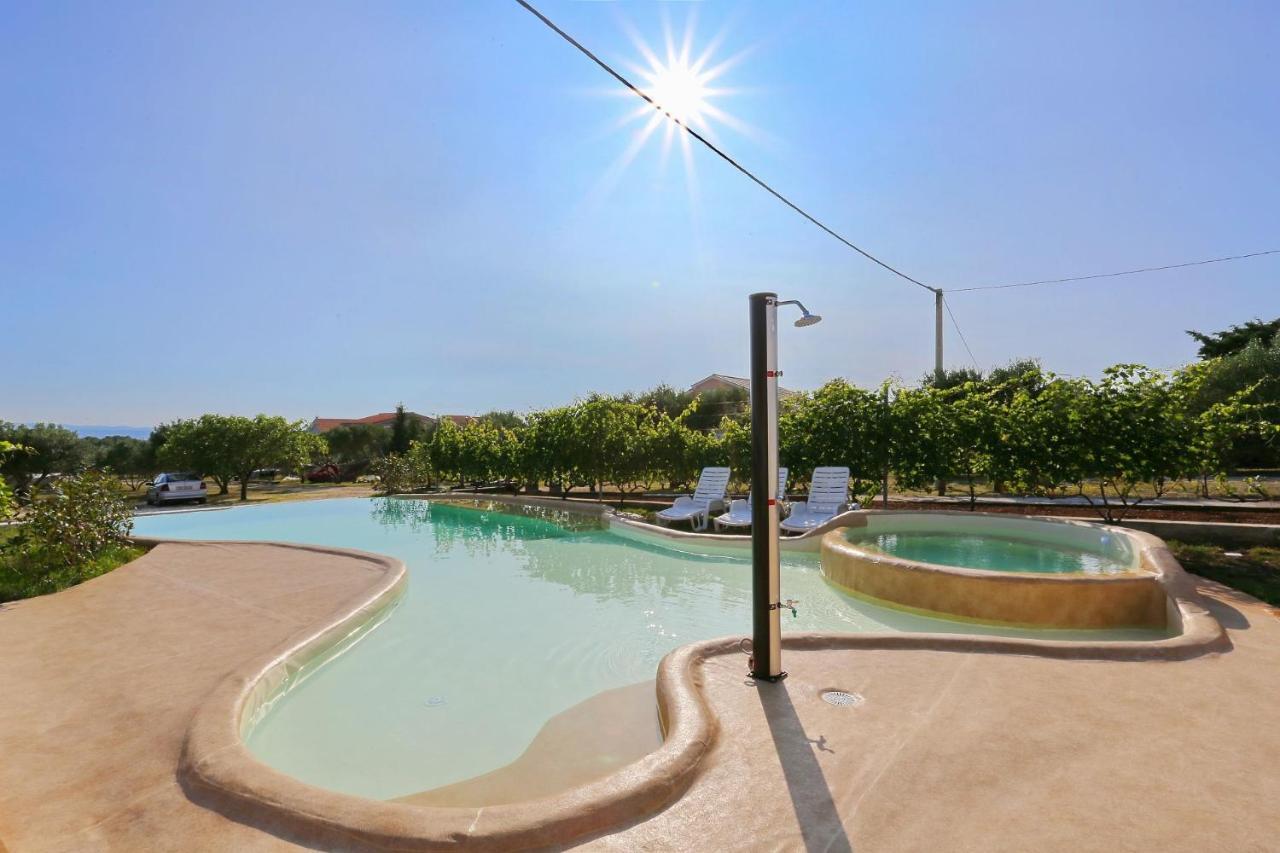 Apartments Goran Vir Luaran gambar